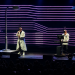 Pet Shop Boys live auf der Bühne mit Neon-Lichtshow