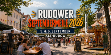Rudower Septembermeile 2026 mit Marktständen, Familien und Kinderkarussell beim Straßenfest in Alt-Rudow