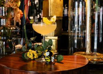 The Gilded Bee Cocktail der AMANO Bar zur Berlin Cocktail Week 2026