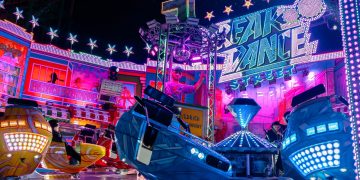 Break Dance auf dem Berliner Herbstrummel 2026 am Zentralen Festplatz bei Nacht