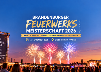 KI-generierte Illustration zur Brandenburger Feuerwerks-Meisterschaft 2026 mit drei Feuerwerksshows über dem Erlebnispark Paaren