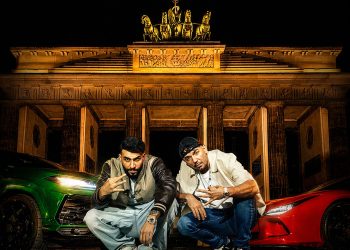 Capital Bra und Samra zur Berlin lebt 3 Tour 2027 vor dem Brandenburger Tor