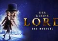 Keyvisual zu „Der kleine Lord – Das Musical“ 2026 im BlueMax Theater Berlin mit dem kleinen Lord und dem Grafen von Dorincourt