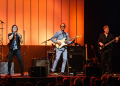 Mike + The Mechanics live im Tempodrom Berlin bei einem Konzert mit Mike Rutherford auf der Bühne