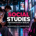 KI-Illustration zur Ausstellung Social Studies im Fotografiska Berlin