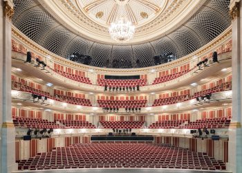 Zuschauersaal der Staatsoper Unter den Linden in Berlin beim Tag der offenen Tür 2026